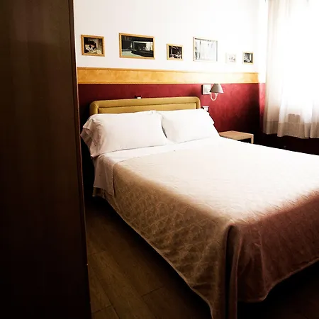 Hotel Diana 3*