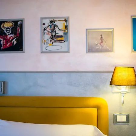 Diana Hotel 3*