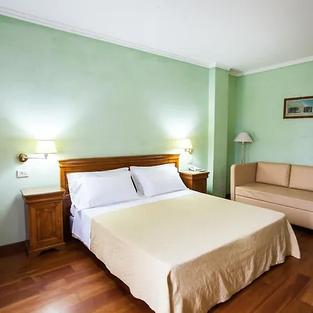 Hotel Diana