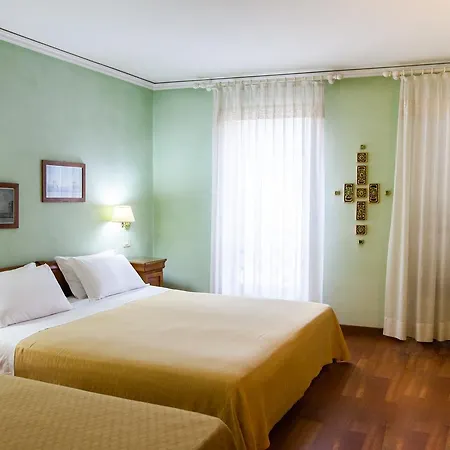 Diana Hotel 3*