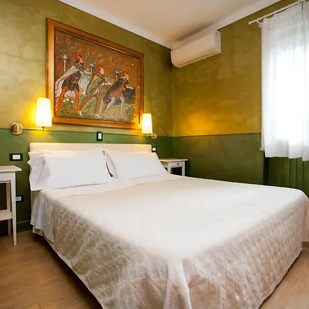 Diana Hotel 3*